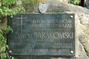 Kamień nagrobny proboszcza parafii Jasienica, ks. płk. Antoniego Warakomskiego; Fot. autorstwa Janusza J. Zyśka
