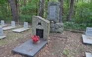 Cmentarz wojenny w Banachach, fot. autorstwa Zbigniewa.czernika, udostępnione na commons.wikimedia.org 09.06.2012 na licencji Creative Commons.