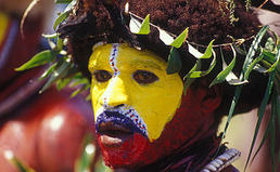 Rytualny kanibalizm, czyli obrządek pogrzebowy Papuasów