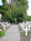 Zabytkowy cmentarz żołnierzy poległych w czasie II Wojny Śwatowej, Autor Wikipedysta Mateusz. Sz_praca własna, Plik udostępniony na licencji GNU FDL . oraz CC 