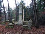 Cmentarz wojenny nr 308 w Królówce; Fot. autorstwa Jerzego Opioły, udostępnione na www.wikipedia.pl 24.11.2010 na licencji Creative Commons.