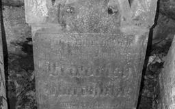 Nagrobek Friedricha Marchoke; cmentarz poniemiecki w Bojadłach
