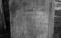 Nagrobek Samuela Kliche; cmentarz poniemiecki w Bojadłach