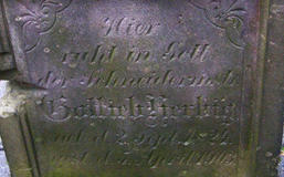 Płyta nagrobna Gottlieb Tierhig na cmentarzu poniemieckim w Krępie